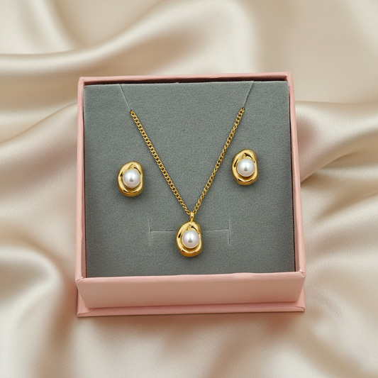 SreeVanna Pearl Glow Luxe Set – 18K Gold Plated Necklace & Stud Earrings Set
